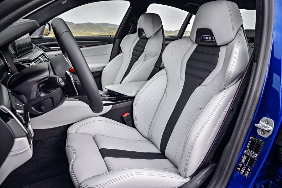 Интерьер BMW M5 (F90) 2018 года  (WW) (фото 34 из 59)